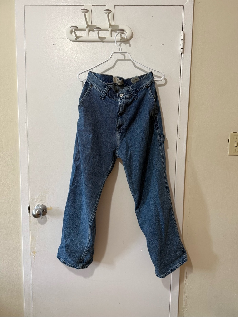 Hollister Relaxed Fit Mid-Blue Jeans